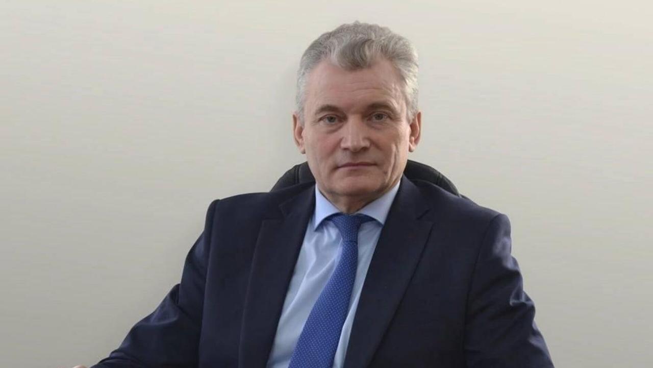 克拉斯诺亚尔斯克边疆区法院通报，叶尼塞斯克居民米哈伊尔·科利瓦诺夫因暴力袭击公职