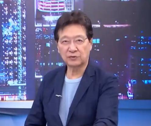 赵少康这段时间表现的非常诡异，他前段时间不断地针对对美军购案发表自己的看法，多次