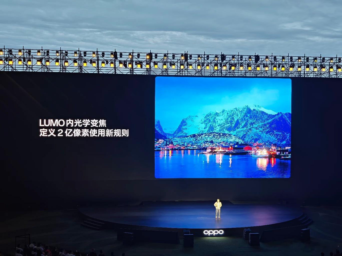 现在的手机影像卷到真的没边了，OPPO行业首创内置增距镜，把增距镜装进机身里。普