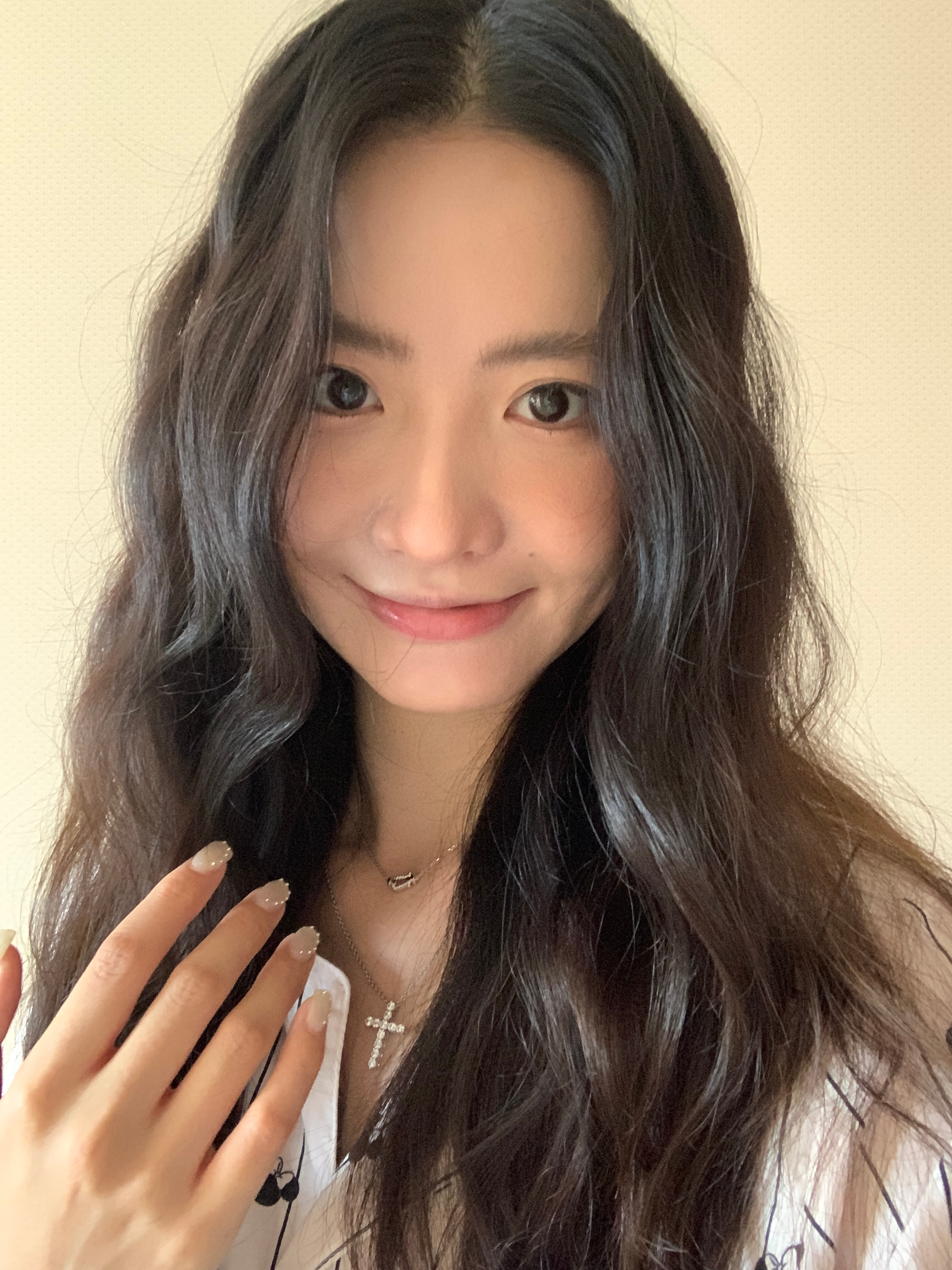 今天天天给我用的腮红好种草 好适合秋冬通勤 我还以为是土色的结果上脸杏杏棕棕灰灰