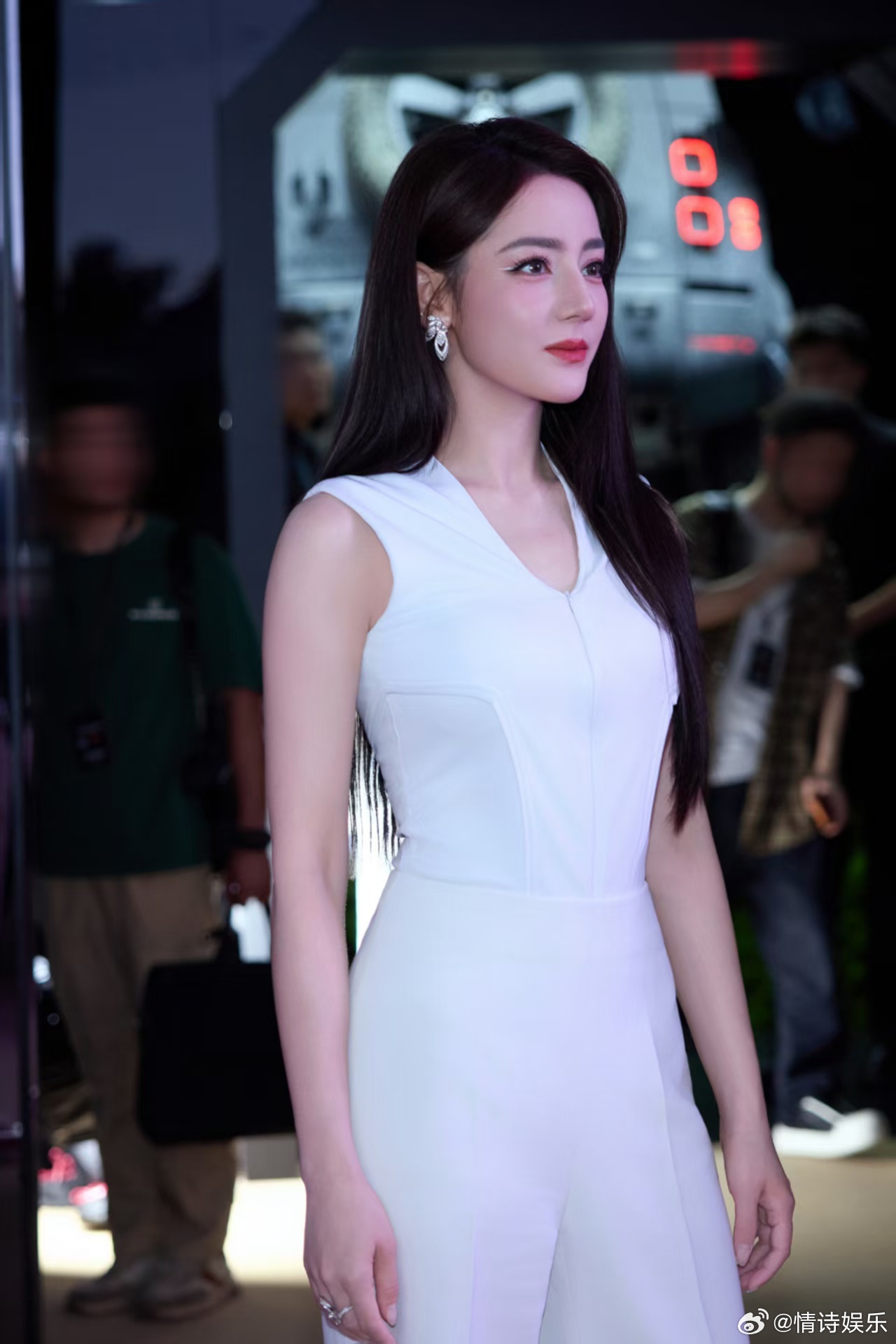 迪丽热巴好震撼的出图 此女美得好震撼 