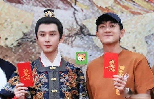 成毅林更新开机同框成毅林更新开机同框路透 成毅 林更新《两京十五日》同框开机路透