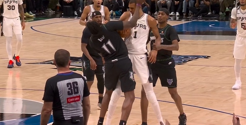 文班亚马被驱逐森林狼vs马刺nba季后赛