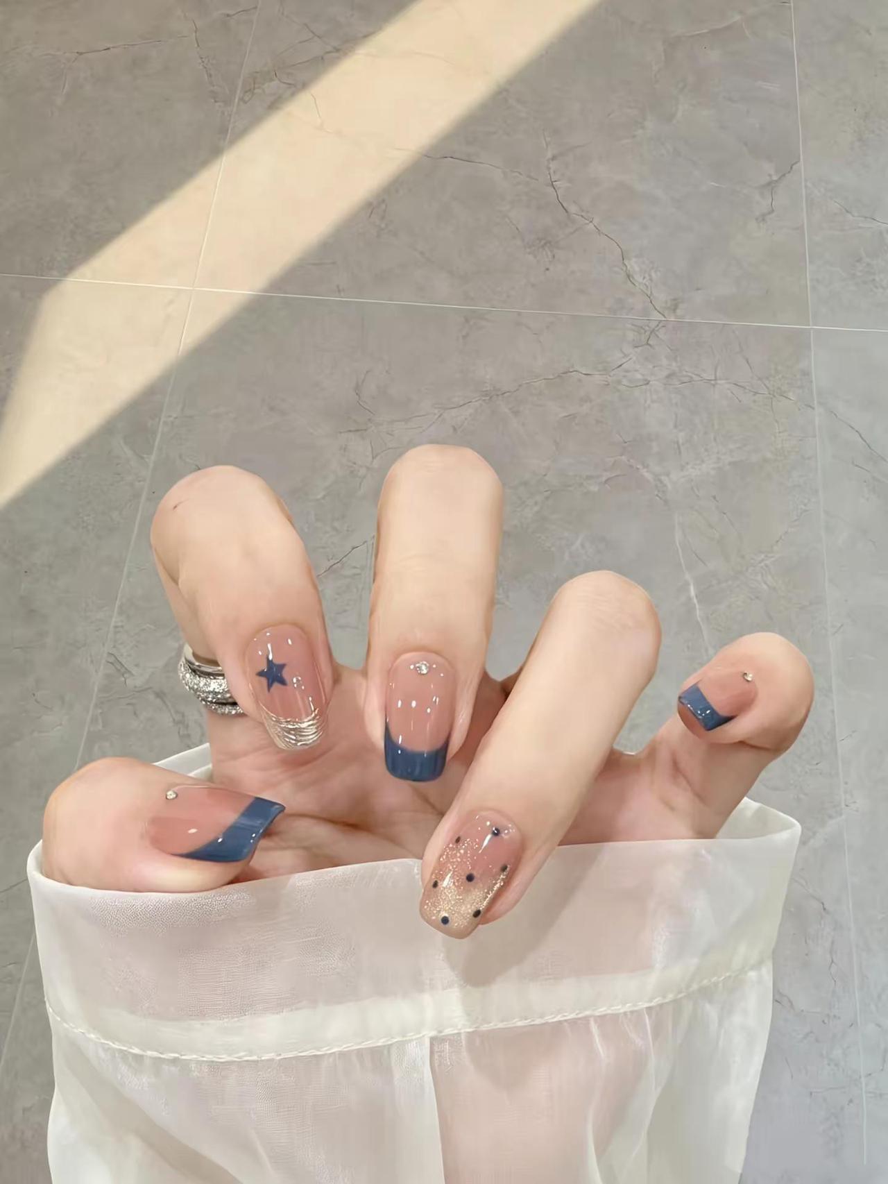 冰透蓝法式猫眼小短甲～夏日高级感爆棚！美甲 穿戴甲 蓝色美甲 法式美甲