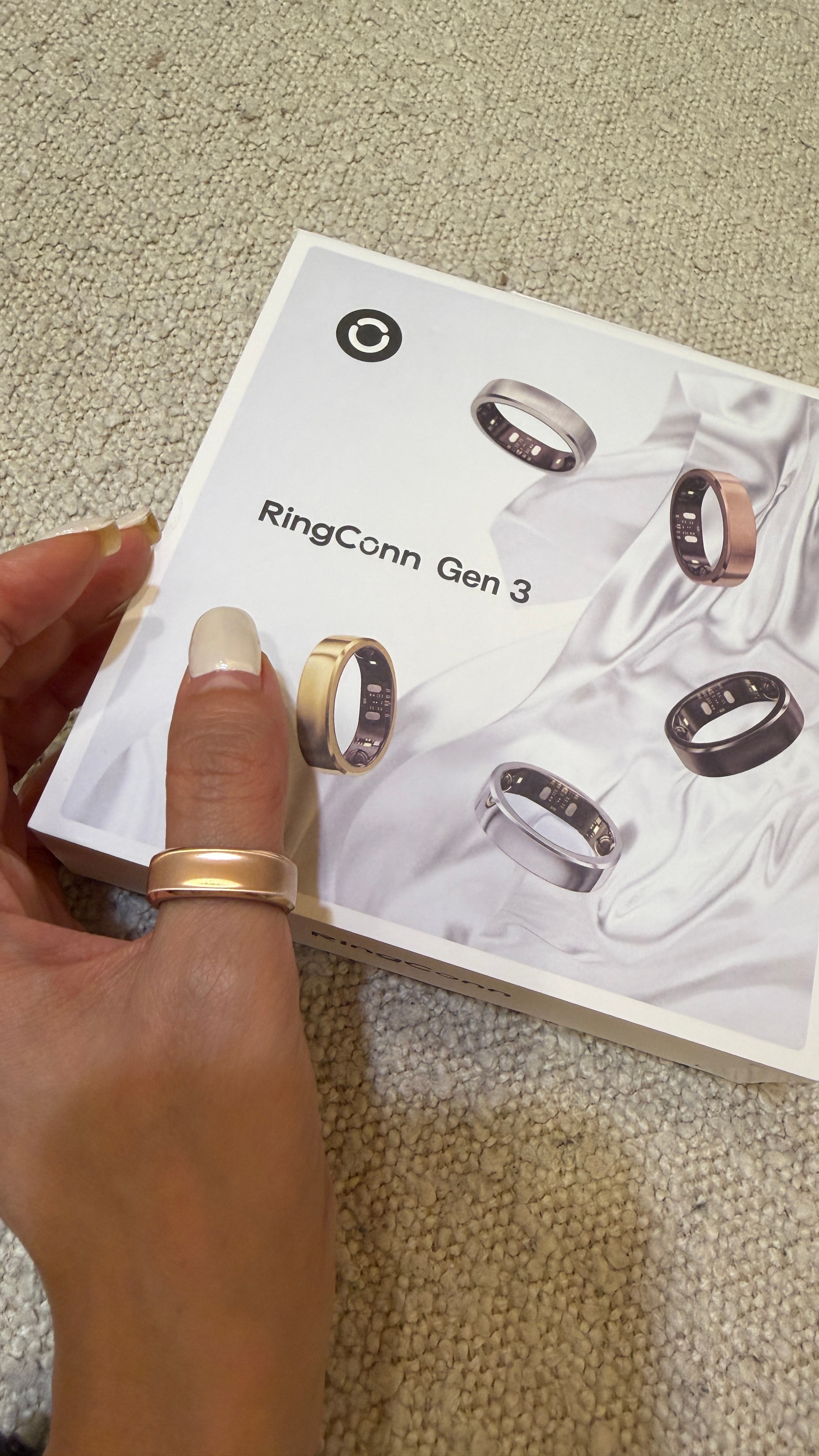买了oura 就一直收到国产Ringconn的广告推送，狠心买了一个回来 ，结果