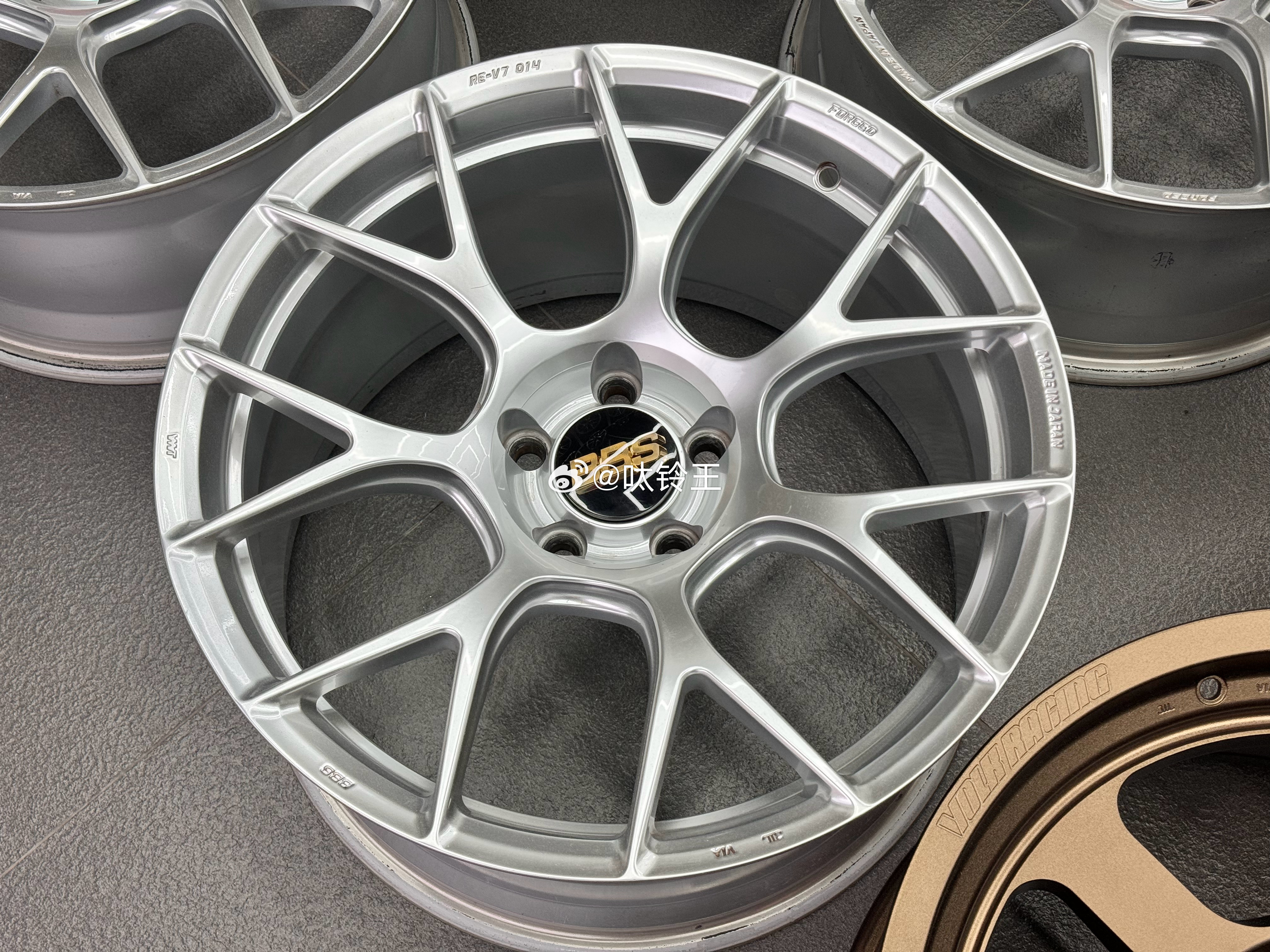 REV7 BBS 有喜欢的大哥嘛 ，双色现货⚫️黑色 20寸 ： 20寸 9J 