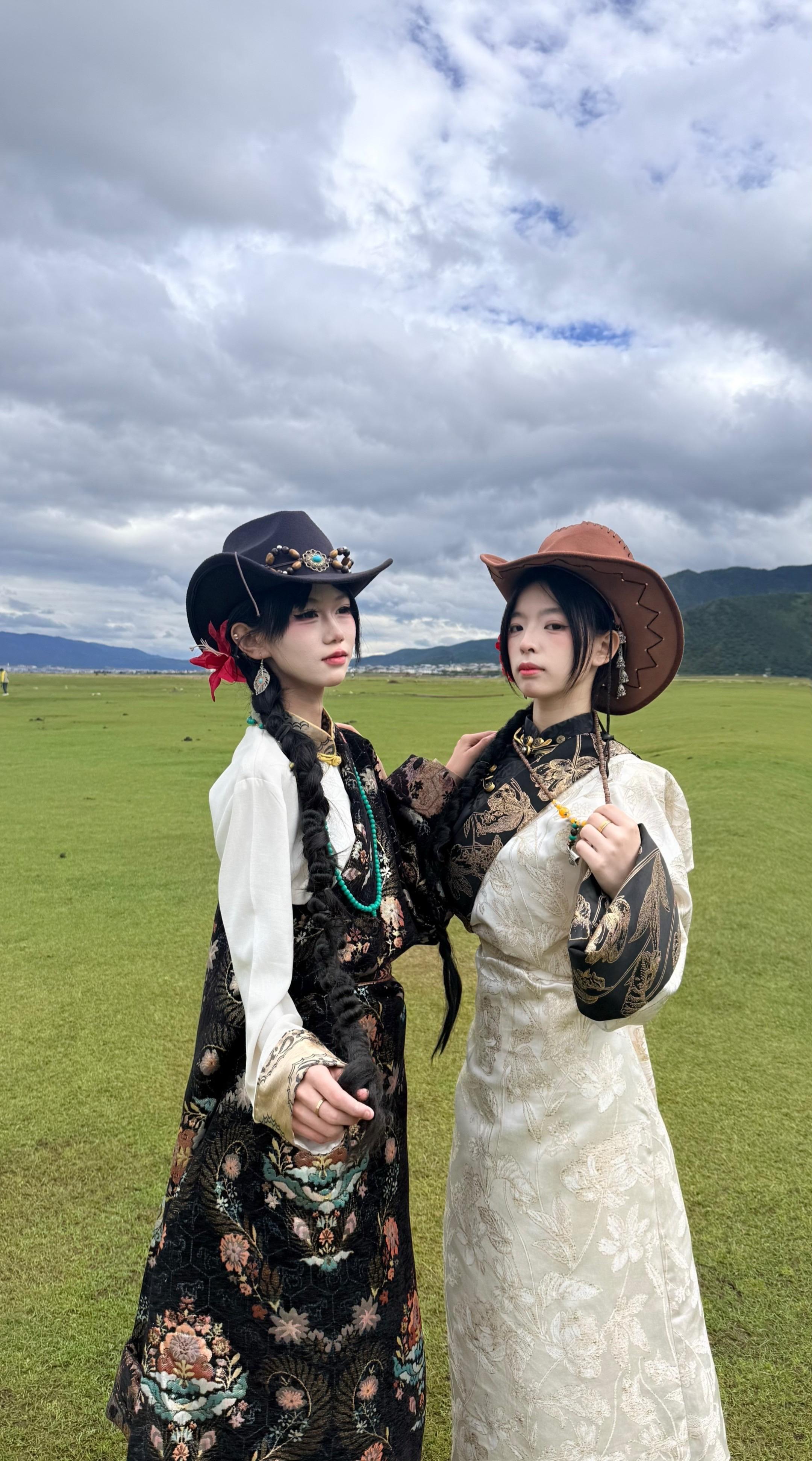 📍香格里拉 纳帕海 བཀྲ་ཤིས་བདེ་ལེགས  当我来到离天...