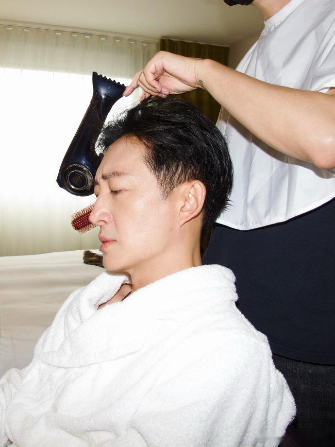 没想到王阳倒时差靠追剧王阳出差倒时差也在追剧王阳出差倒时差都要追《八千里路云和月