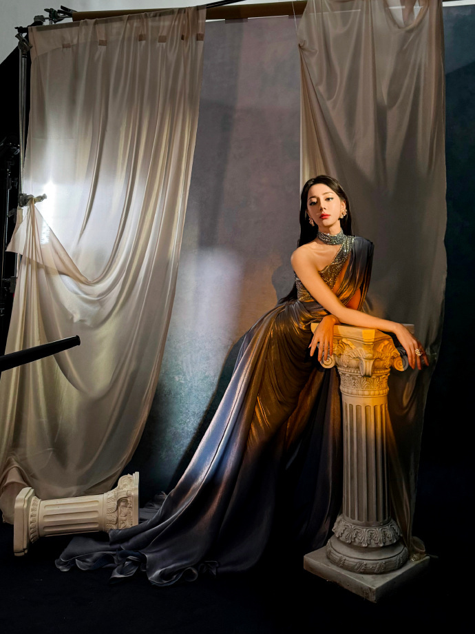 #迪丽热巴真海洋女神#迪丽热巴的海洋神女 look，简直令人惊艳到窒息。她仿佛是
