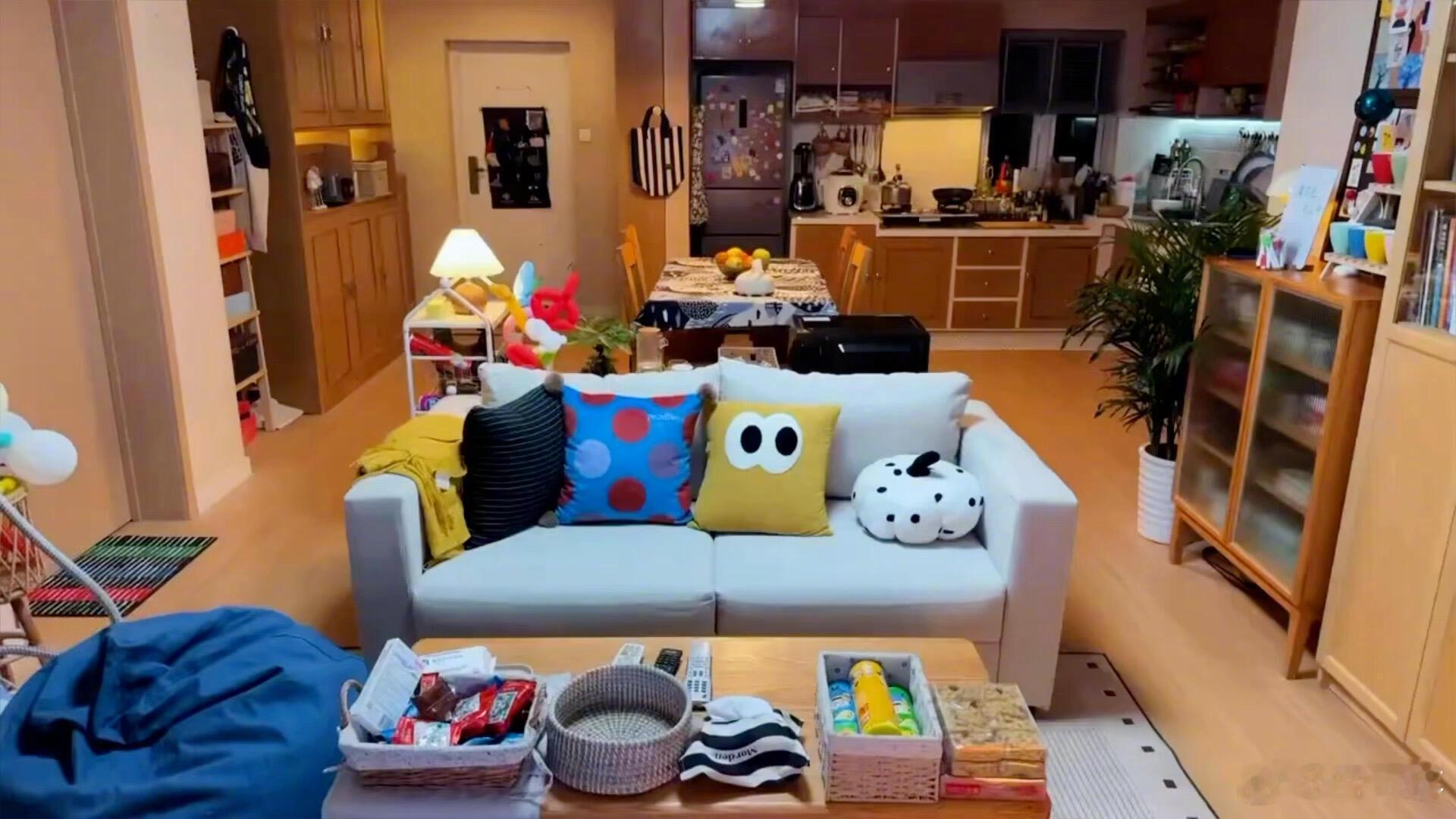 早春晴朗几乎全是棚景，连机场都是