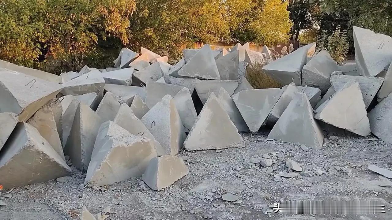 🇺🇦 在乌克兰乌克兰武装部队控制的一部分的迪米特罗夫市(乌克兰名称米尔诺格勒