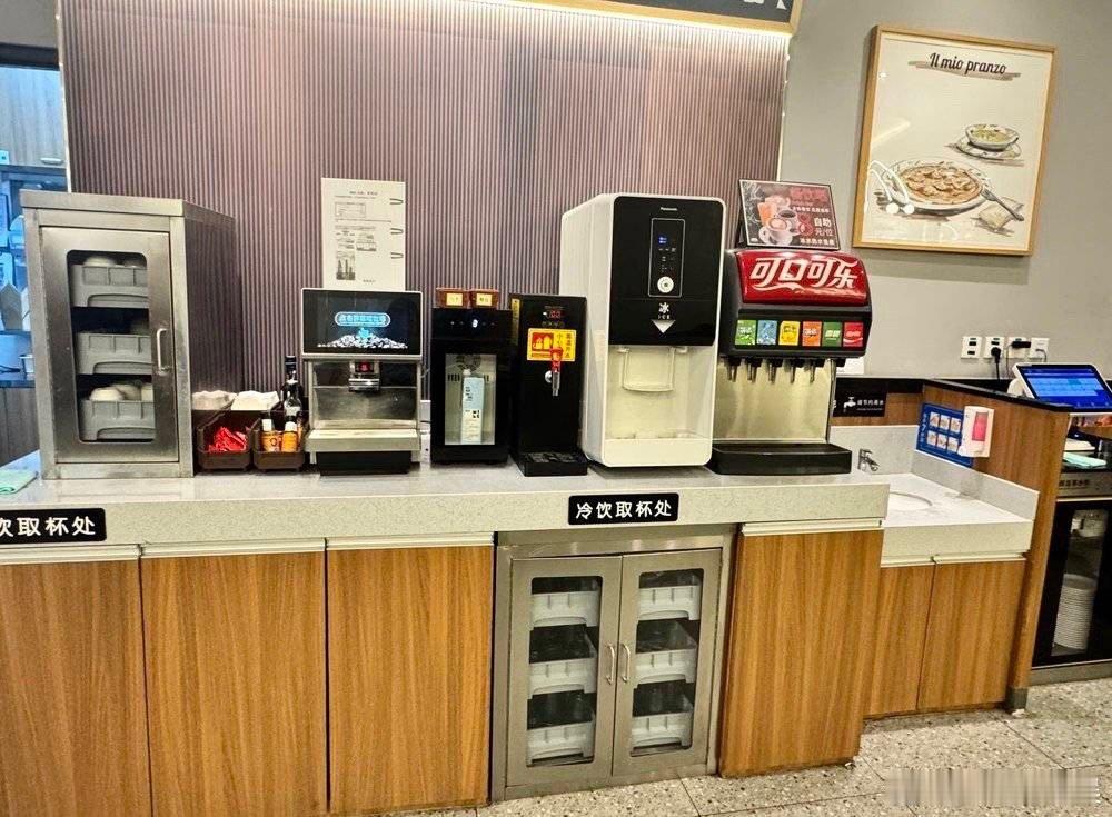 2025财年萨莉亚在中国卖了33亿，核心靠“抠到极致”的全链路成本控制，不是简单