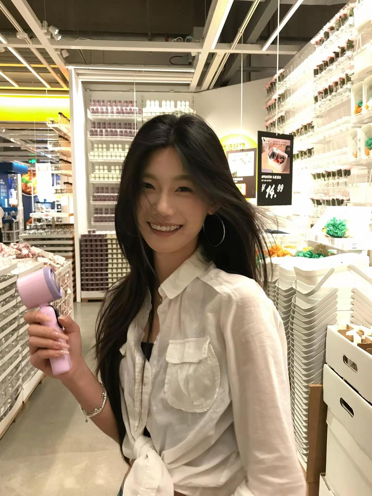 是爱非爱 清楚的交代。白衬衣ootd