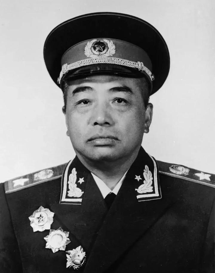 受苏联模式影响，女军人授衔受限，彭总做法引发争议？

说到1955年那次全军大授