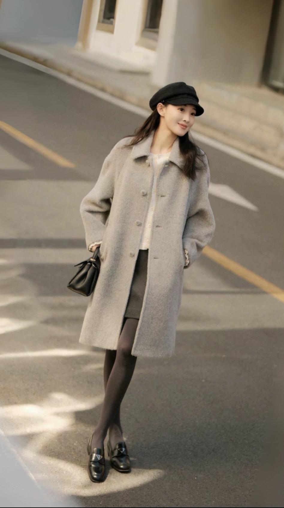 今日份秋冬穿搭是你的菜嘛
灰调大衣配厚黑加高跟鞋
简直不要不要的
御姐 秋冬穿搭