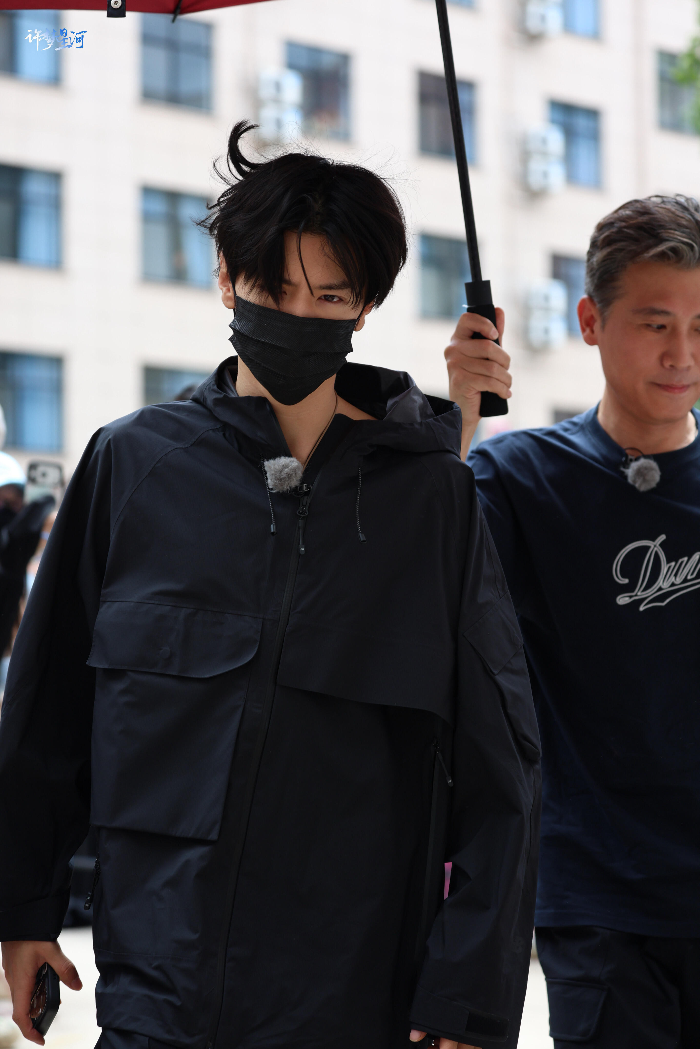 胡军李乃文陈哲远已读乱回 哲远感叹快30，乃文报37，军哥急辩不到30。乃文看一