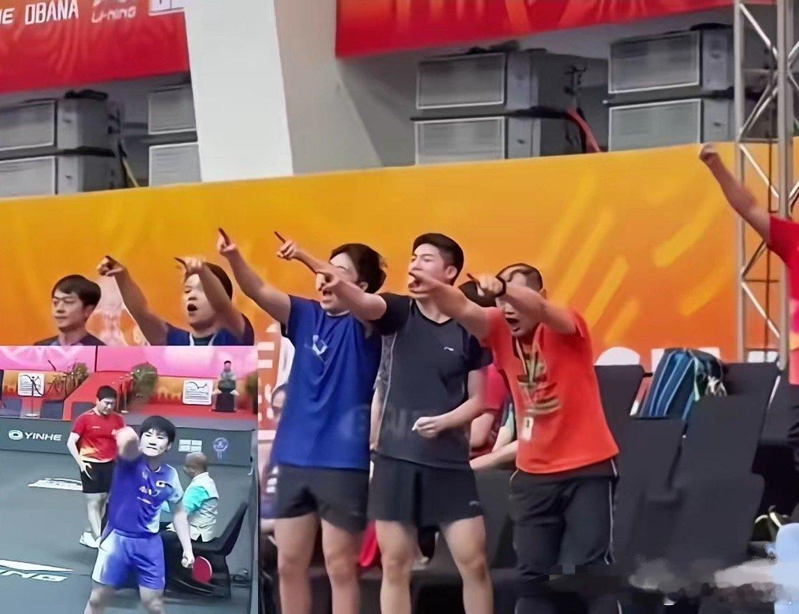 喜欢这一幕，吵架的传统让这几个男孩发挥的淋漓尽致。我们从来不先挑衅，但也不会给你