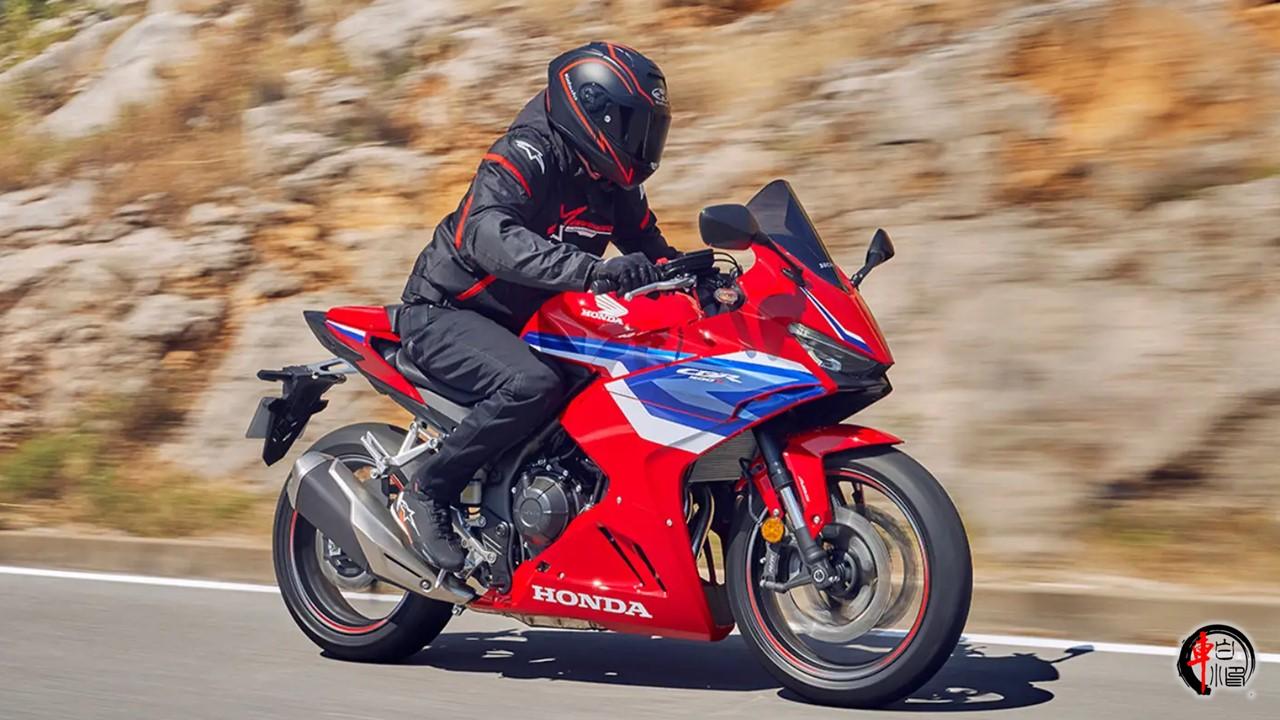 #头号新车#
2024款本田CBR500R在年底年初之际迎来了全新升级。新车保留