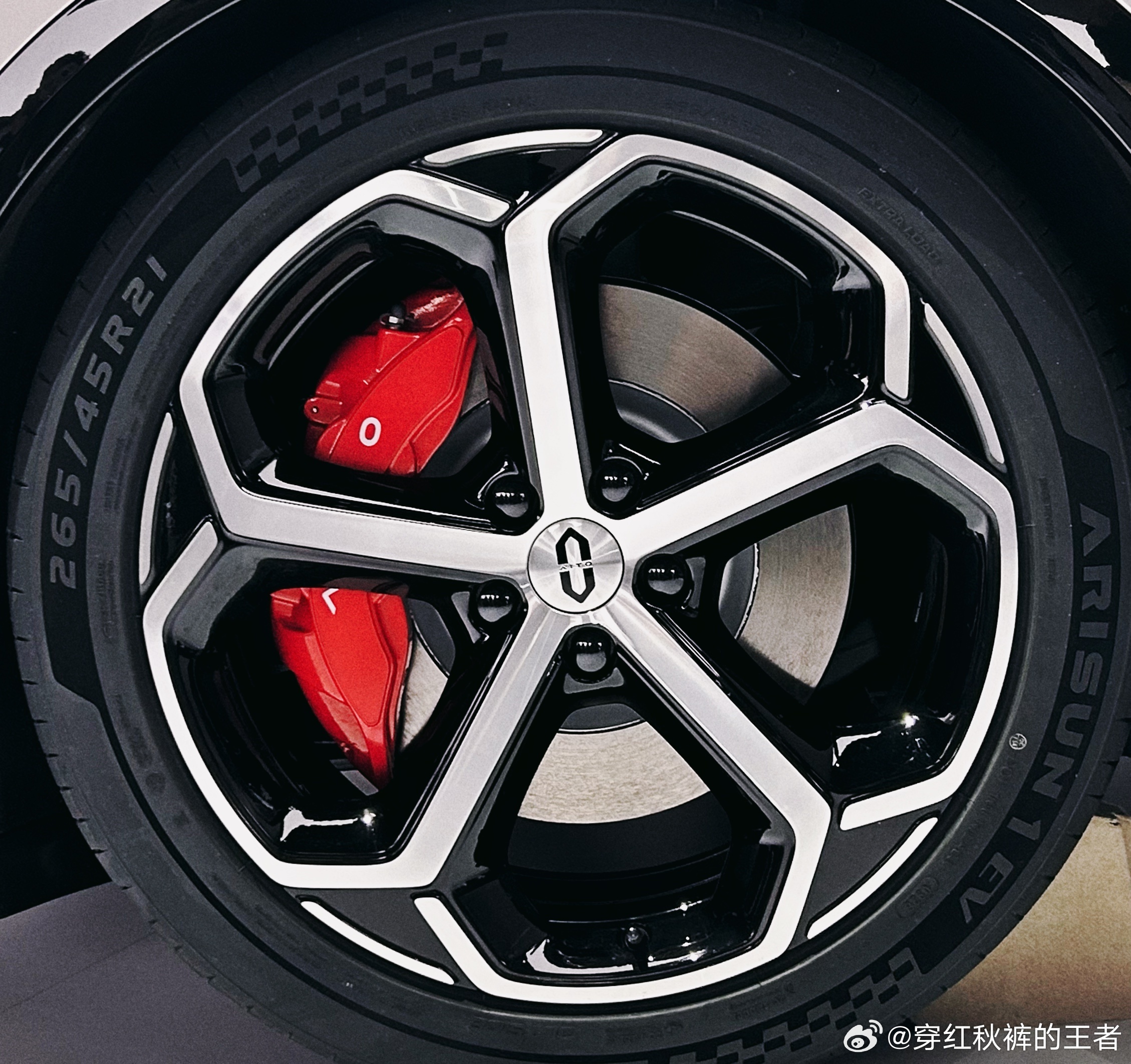 问界M6的轮毂，上分了！ 