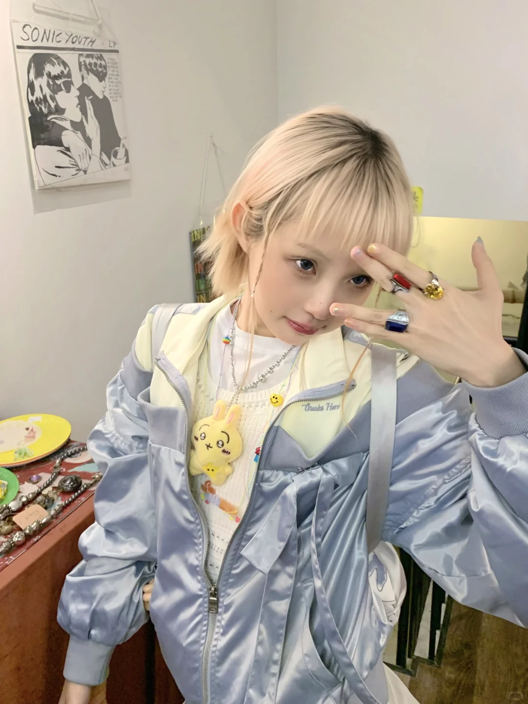 今天好像碰到了一位有点中二的小姐姐