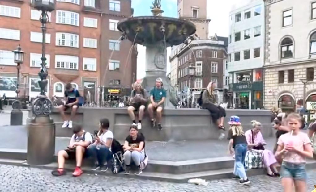 海外众多留子之所以齐声讨伐“牢A”，不过是触动到他们的痛处，感觉到他混的比自己还