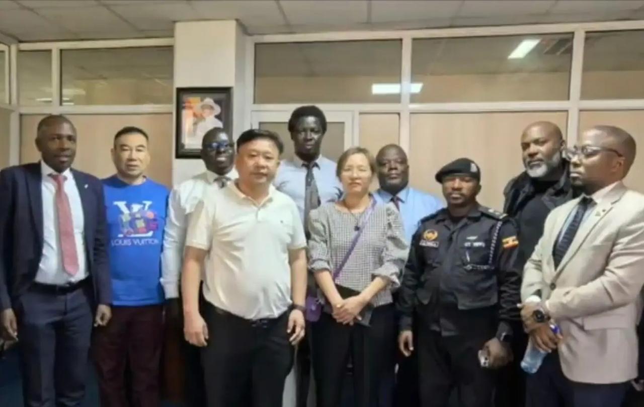 乌干达总理保卫处长陪同出席拜会乌干达工程与交通部司长 标准轨铁路总负责人Eng.