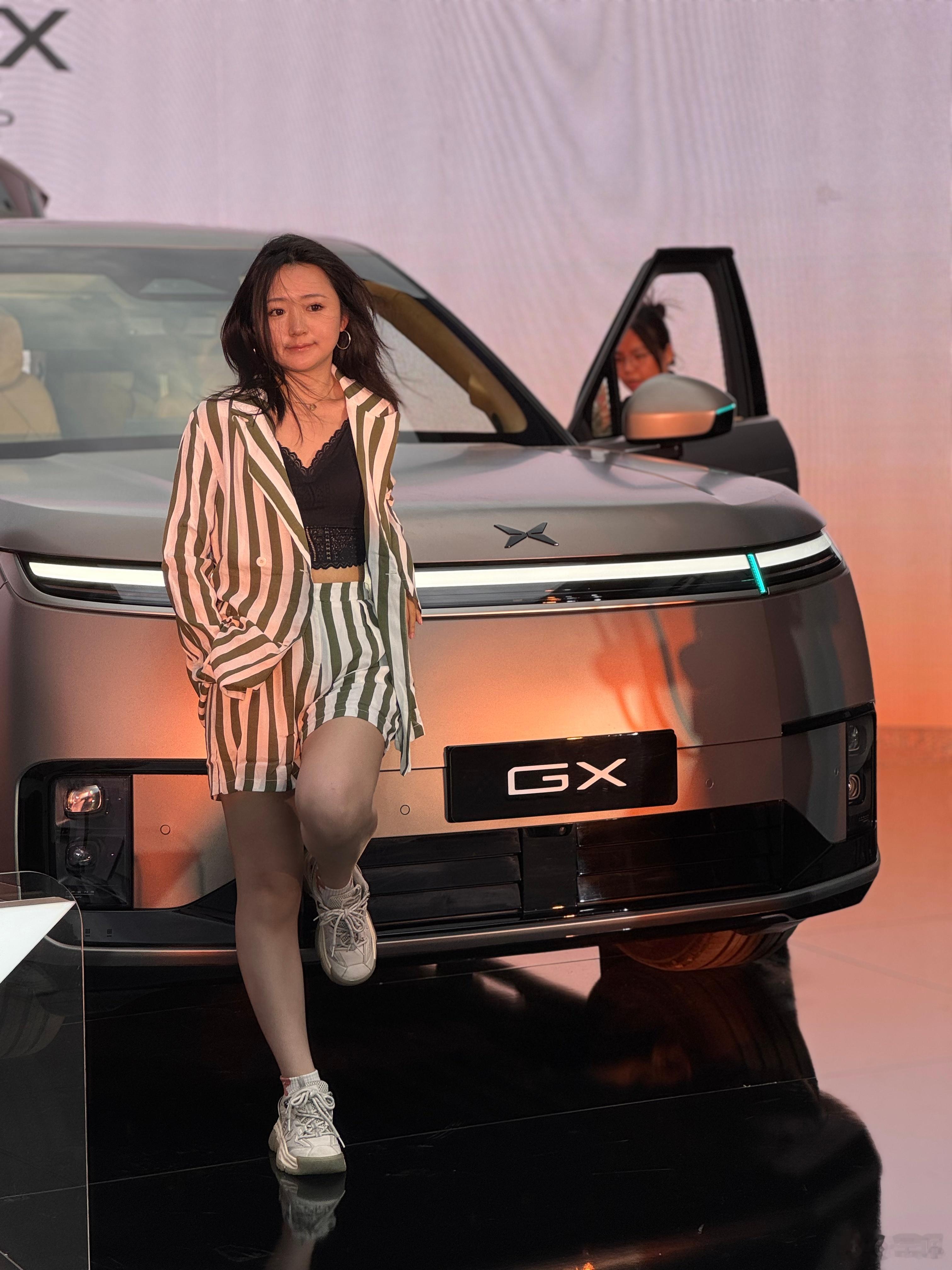 小鹏GX，一会儿上市。新科技旗舰小鹏gx今晚上市小鹏gx发布会 suv买6座还是