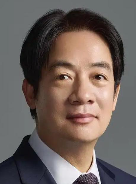 就在刚刚，
 
台“总统府”发表声明，
 
4月12日，针对国台办“十项惠台政策