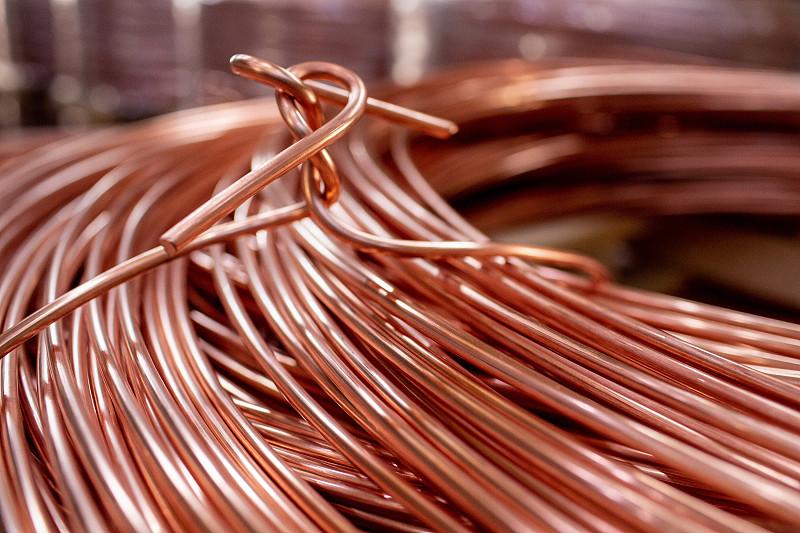 铜（人民币/元/吨）
2000年：铜18500元/吨
2001年：铜17800元