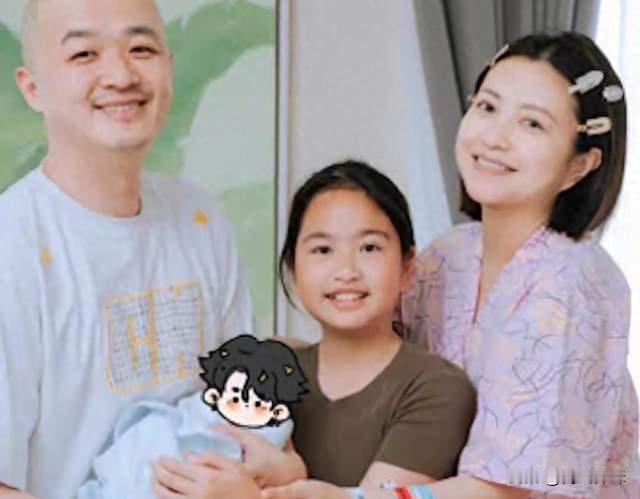 包贝尔被曝出轨，与性感红衣女子深夜私会，约会全程视频曝光
