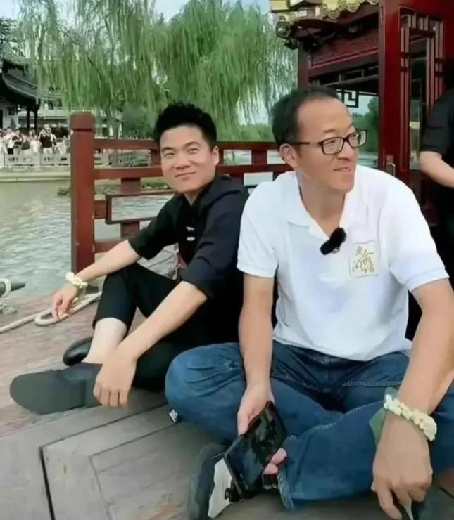 一次，樊登“不坏好意”地夸董宇辉：