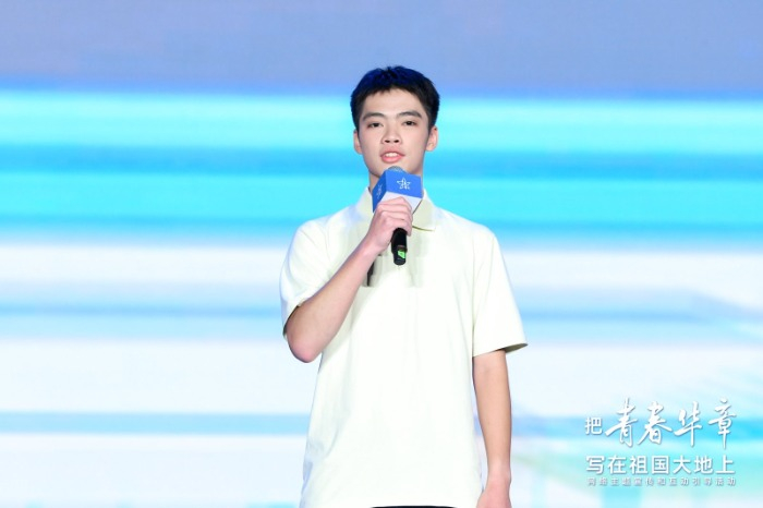 #18岁少年班CEO为爷爷奶奶造AI#【青春华章 | 中国科大少年班师兄弟见面，