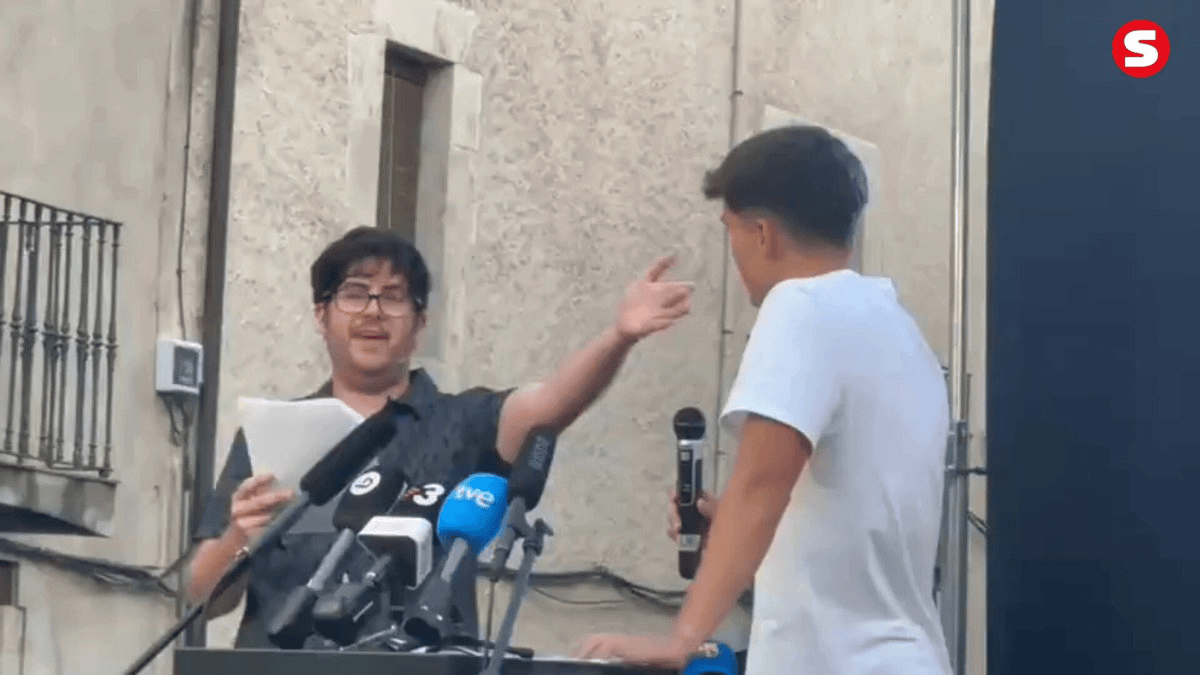 库巴西在家乡接受致敬：把世界杯奖杯带回这里，是梦想成真