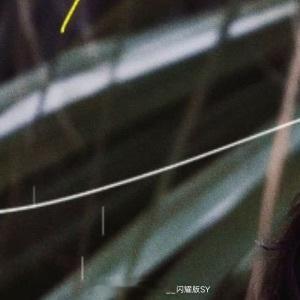 晚安心语 “把想念托给晚风，把烦恼留给星空。晚安，你牵挂的人，也许正用另一种方式