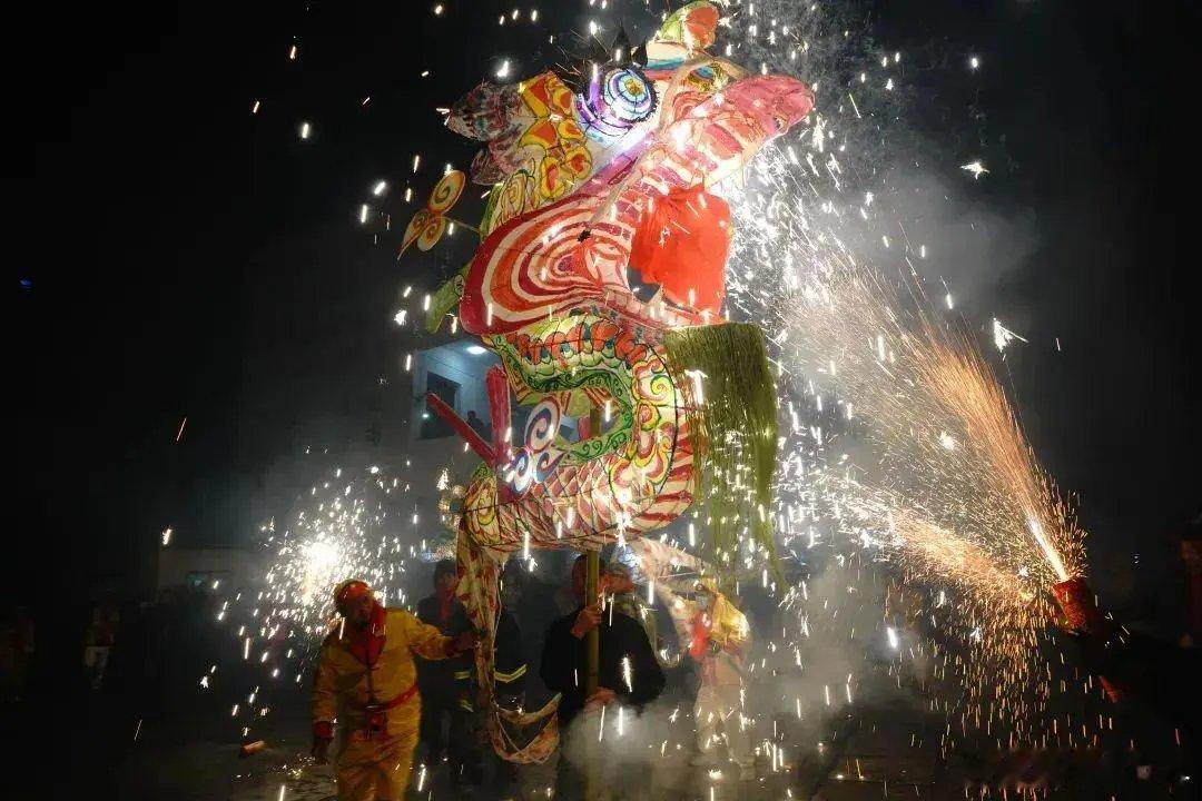 春节期间，除了走亲访友，也要带上家人一起租辆车踏上向西之旅，探索那北方独有的非遗