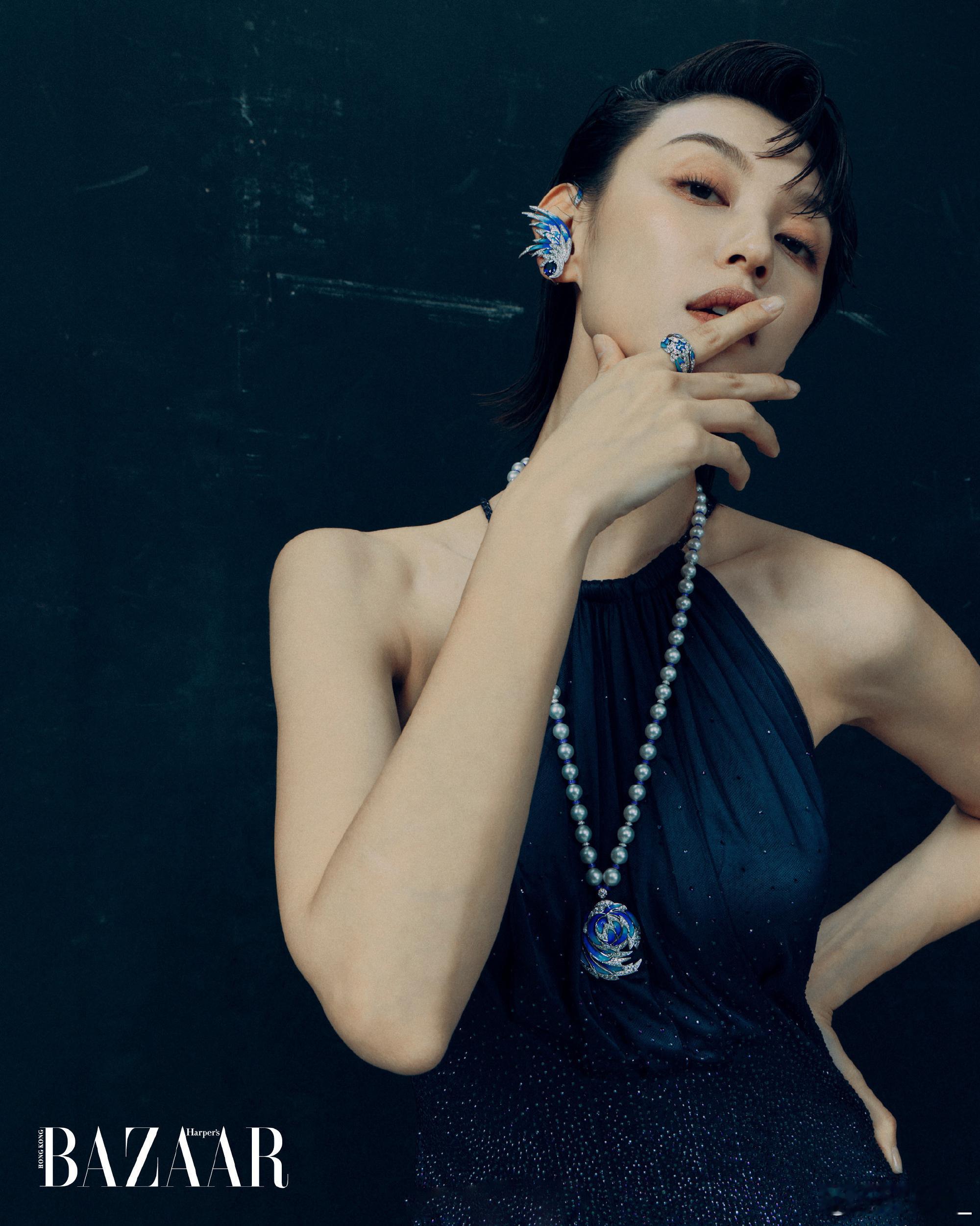 王丹妮戴顶奢高珠登芭莎封面身着顶奢高珠亮相港版芭莎六月刊封面，CHAUMET云翎