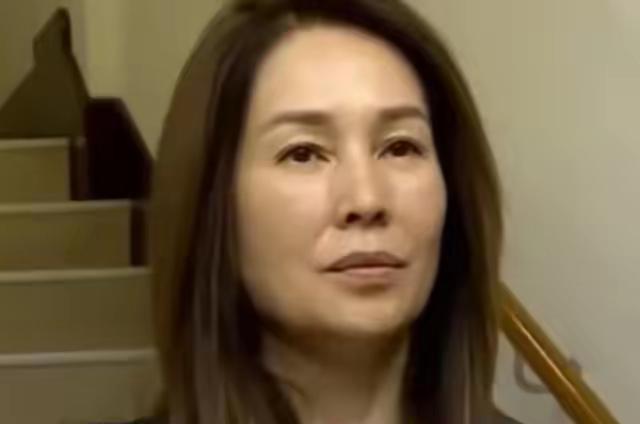 这四个字一出来，岛内的政坛怕是要地震了。

什么叫“绿色恐怖”？这回算是摊在台面
