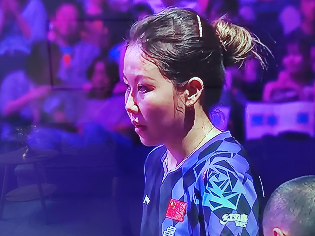 真是“老拳怕少壮”啊！眼看着陈幸同被小她10岁的张本美和死死压制，毫无回天之力，