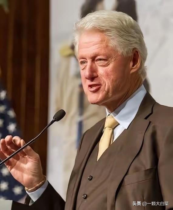 美国前总统克林顿曾公开喊话：“如果中国成为新的世界领导者，希望那一天中国能对美国