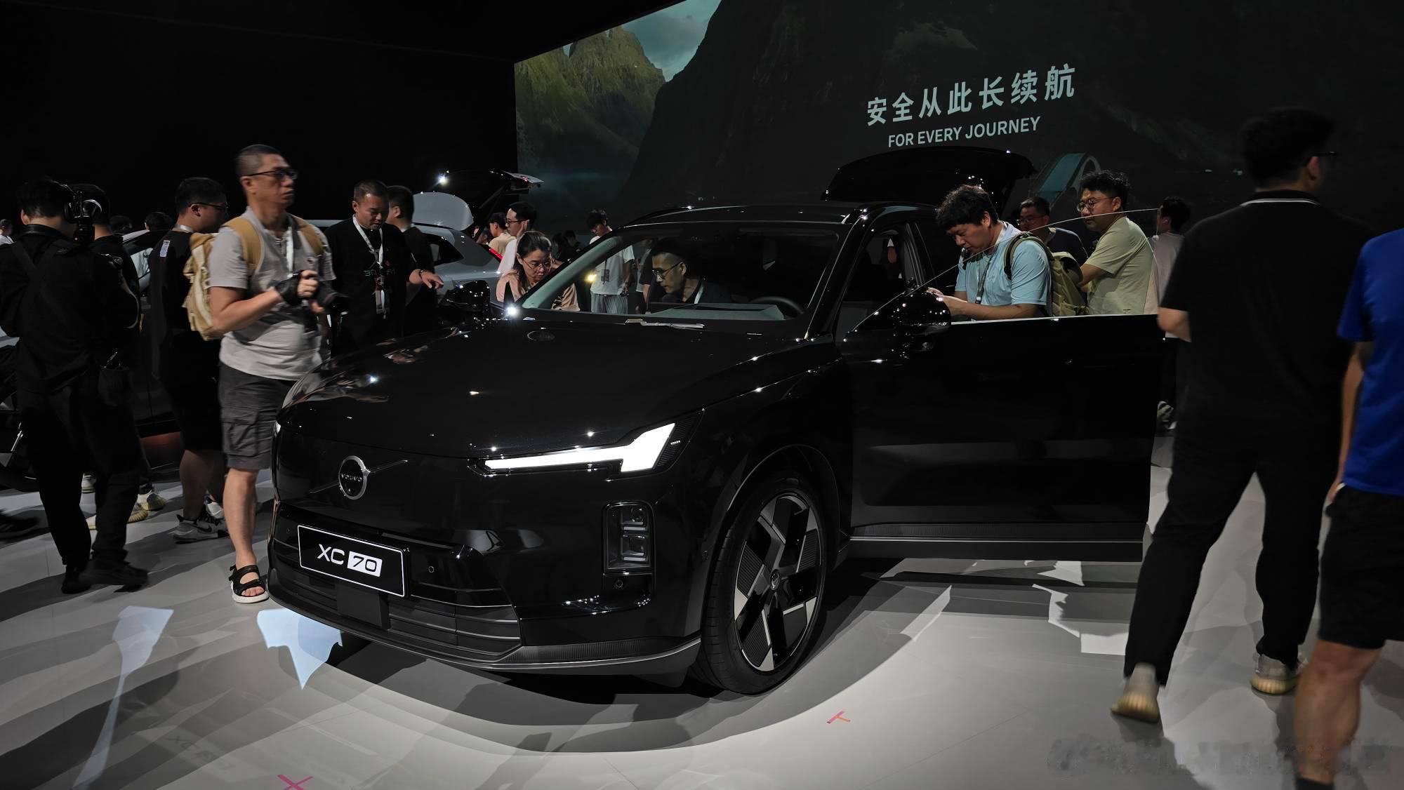 沃尔沃XC70开启预售了，29.99-32.99万元，你们觉得这个价格怎么样？讲