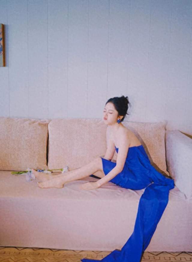 谭松韵的克莱因蓝，真不是谁都能镇住的
