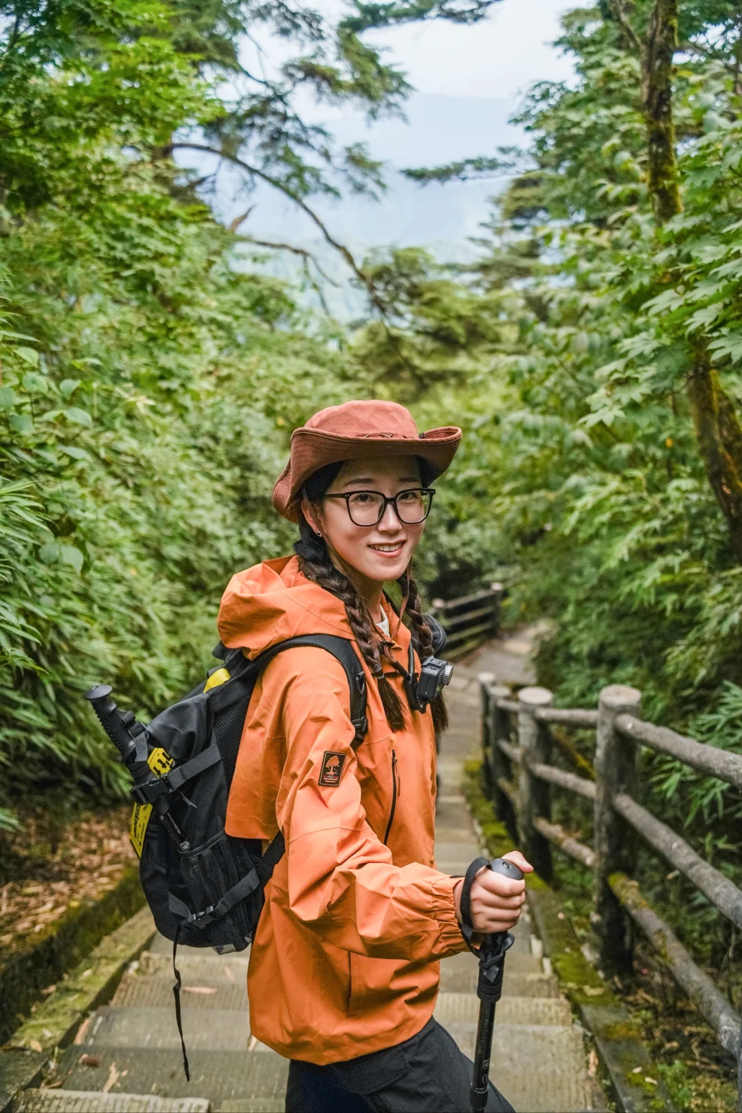 刚回来！普通人版峨眉山2日徒步登顶攻略