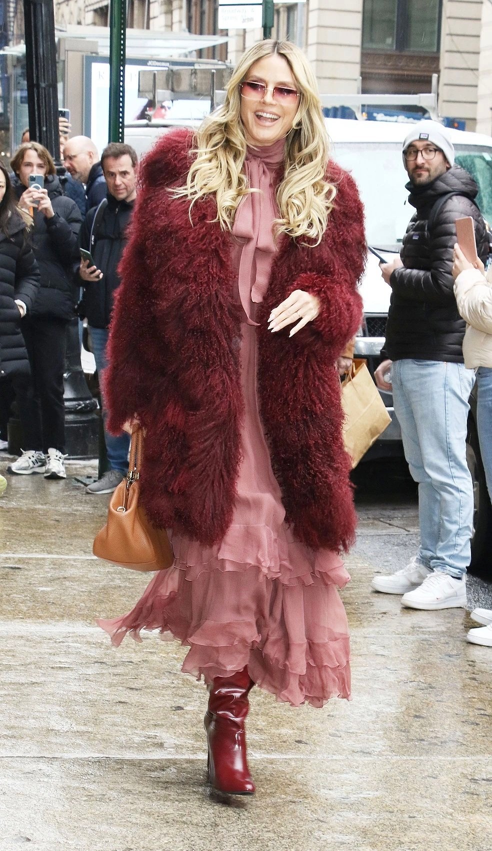 NYC Street Style｜Heidi Klum 回归即高光，“海妈”气场