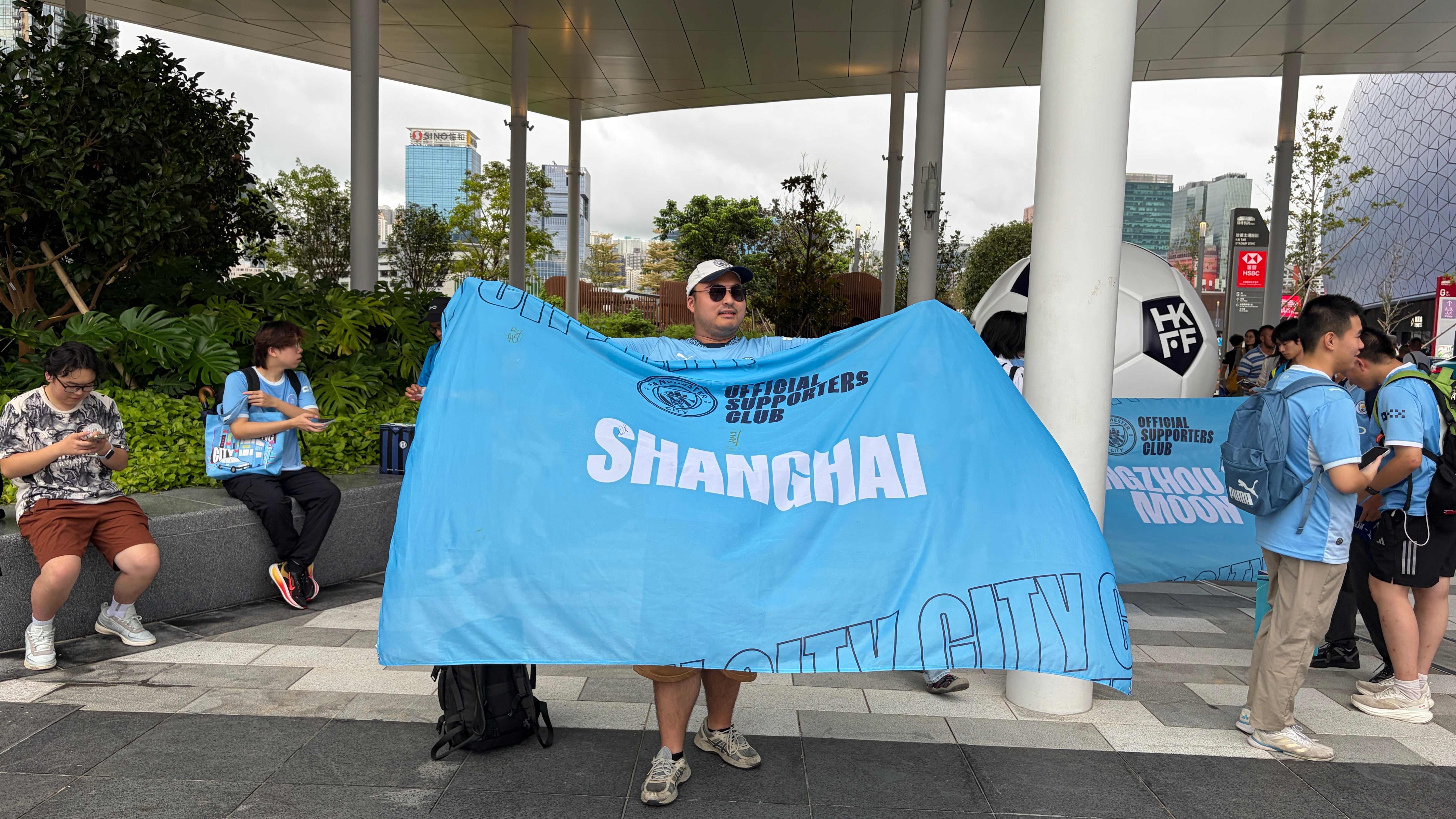 比亚迪德比，现场火爆。为什么曼城VS国米叫比亚迪德比？因为比亚迪是这两家球队的赞