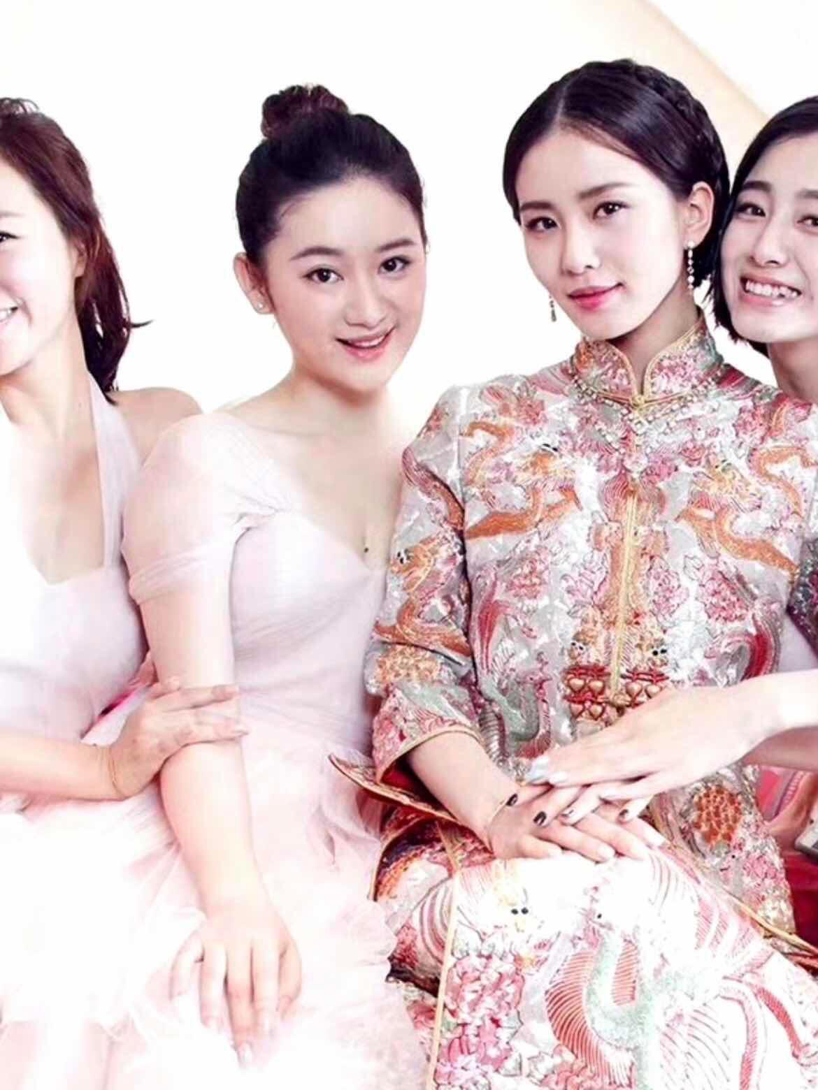 当过伴娘的交情就是不一样啊✨是东方淮竹与雅雅，是若曦与敏敏，也是我们的龙葵和花楹