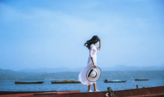 遇事别急躁，要记住 “事缓则圆”。
遇到问题不用急着回应、立刻解决，不然只会和自