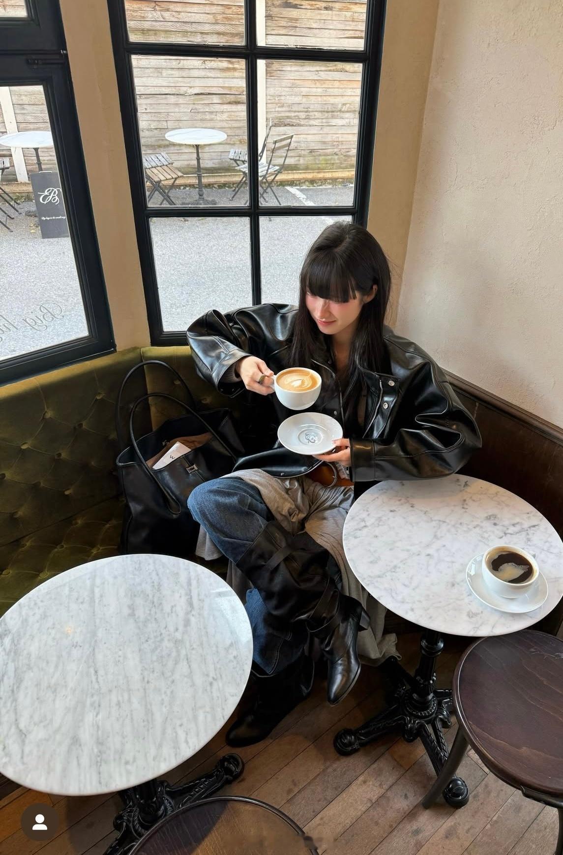 穿搭分享 连续更新第2657天韩国时尚女生日常搭配长发女生看过来韩系穿搭超能新星