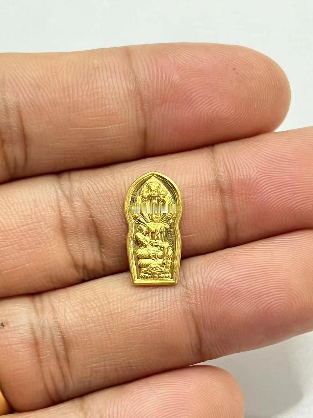 那空瑟贪玛喇2549“宋霸甲嘎帕”纯金泽度金，背后帕亚金猜泰国能量佛牌