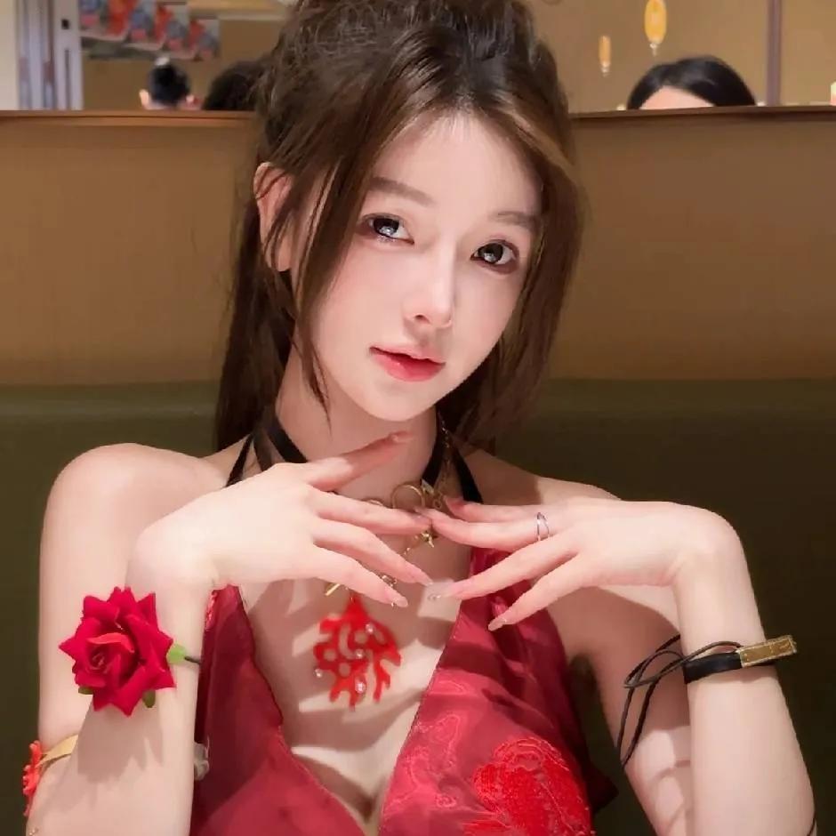 不知道从什么时候，网络上总喜欢拿广州碰瓷，要么拿广州比GDP总量，总量比不过的就