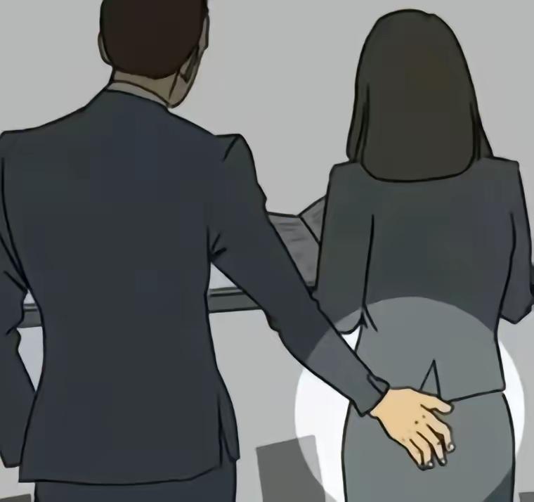 女人屁股真碰不得，就是开玩笑也不行，我这一个哥们就因为这个动作，现在面临无尽的烦